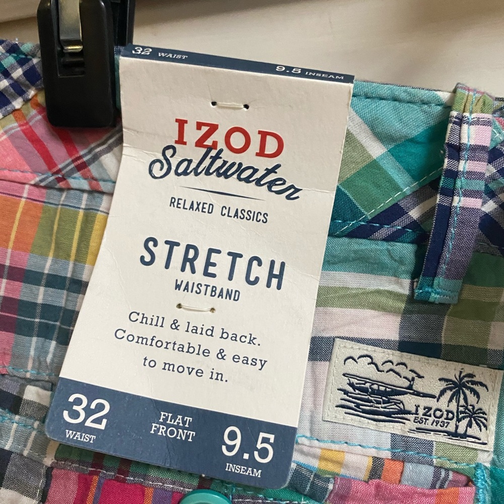 Men’s size 32. Izod shorts. New with tags.